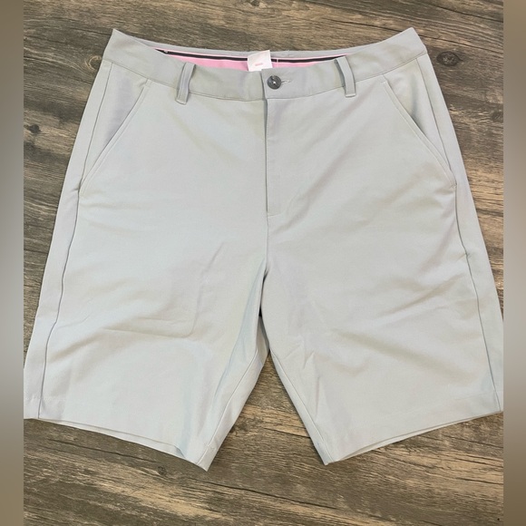 Men's Gray Puma Golf Shorts Size 32 - Picture 1 of 4